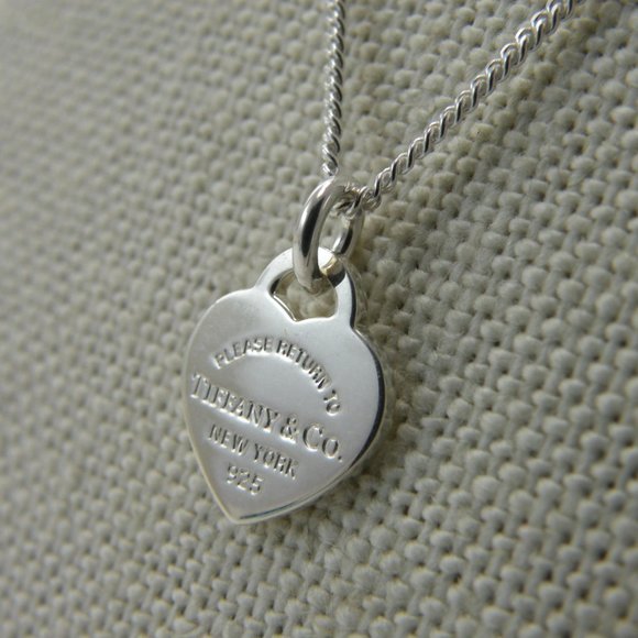 New Return to Tiffany & Co 925 Silver Mini Heart Tag Pendant 16" Chain Necklace - Picture 2 of 9